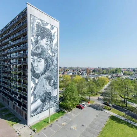 In Near The * Οστένδη