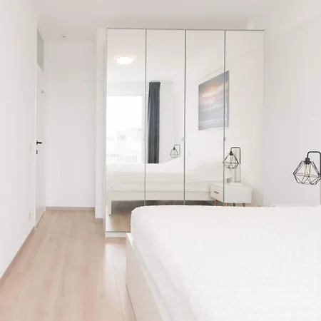 In Near The Διαμέρισμα Οστένδη