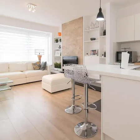 In Near The Διαμέρισμα Οστένδη