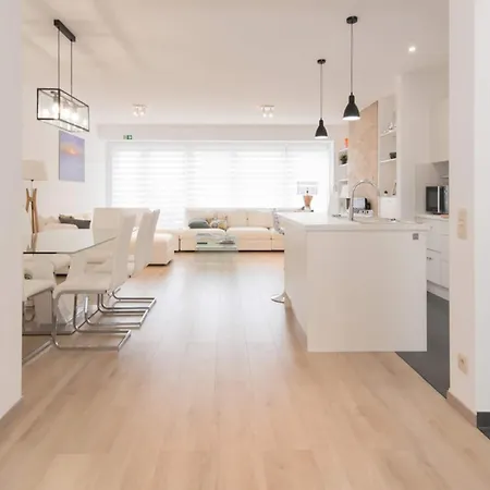 In Near The * Οστένδη